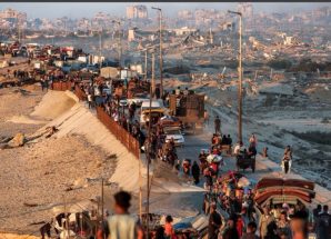 يوم تاريخي في غزة.. 400 ألف فلسطيني يقتفون آثار منازلهم المدمرة