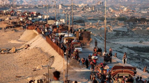 يوم تاريخي في غزة.. 400 ألف فلسطيني يقتفون آثار منازلهم المدمرة