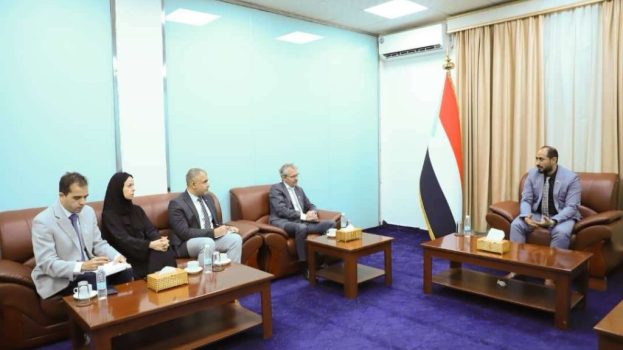 الأمين العام يبحث مع اللجنة الدولية للصليب الأحمر جهودها الإغاثية والانسانية في محافظات الجنوب