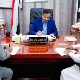 المحافظ بن الوزير يصادق على عقد تنفيذ مشروع توسعة المدخل الغربي لمدينة عتق ضمن خطة تطوير البنية التحتية