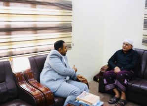 الكثيري يؤكد دعم الانتقالي لتطوير منظومة النقل البحري ويشيد بجهود هيئة الشؤون البحرية بالمكلا