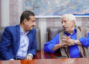 المحافظ بن الوزير يستقبل وزير الصحة السابق الدكتور ناصر باعوم