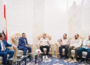 المحافظ بن الوزير يبحث مع وفد الجمعية الكويتية آفاق التعاون التنموي والإنساني بمحافظة شبوة