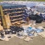 الحملة الأمنية المشتركة تضبط سفينة إيرانية تحمل أسلحة ومنتجات ايرانية الصنع في طريقها للحوثيين بالقرب من باب المندب الحملة الأمنية المشتركة تضبط سفينة إيرانية تحمل أسلحة ومنتجات ايرانية الصنع في طريقها للحوثيين بالقرب من باب المندب