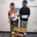 قوات الحزام الامني تضبط شخصين بتهمة سرقة بضائع من على متن شاحنات نقل شمال عدن