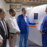 المحافظ بن الوزير يدشن التجهيزات الحديثة في وحدتي الرنين والمقطعية، ويوجه بدراسة وحدة القسطرة القلبية والعلاجية