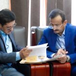 المحافظ بن الوزير يطّلع على نشاط صندوق صيانة الطرق ويؤكد أن مشاريع الطرق تمثل أولوية للسلطة المحلية المحافظ بن الوزير يطّلع على نشاط صندوق صيانة الطرق ويؤكد أن مشاريع الطرق تمثل أولوية للسلطة المحلية