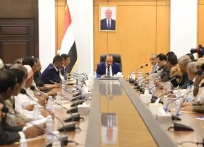 محافظ حضرموت يوجه بتحديد أولويات المشاريع التنموية بالمديريات 