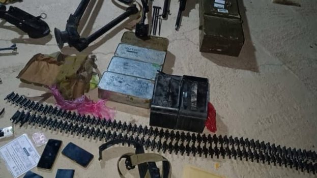 قوات اللواء الرابع مشاة بشبوة تحبط عملية تهريب أسلحة قادمة من مناطق الحوثيين في وادي عماقين بالروضة