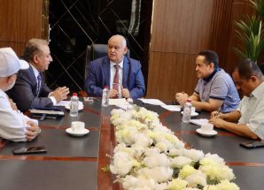 فريق التوجيه والرقابة الرئاسي يبحث مع وزير الخدمة المدنية أوضاع الوظائف والتسويات بمحافظة لحج