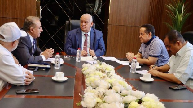 فريق التوجيه والرقابة الرئاسي يبحث مع وزير الخدمة المدنية أوضاع الوظائف والتسويات بمحافظة لحج