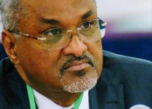 بدر باسلمة: إغلاق الموانئ النشطة ليس حلاً.. وعلى الحكومة إصلاح إداراتها بدل تعطيلها