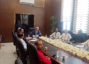 وزير الخدمة المدنية يطلع على سير أداء فروع هيئة التأمينات والمعاشات