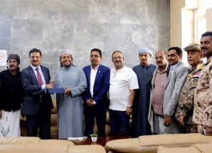 محافظ سقطرى يودع فريق التوجيه والرقابة الرئاسي بعد انتهاء جولتهم بالمحافظة