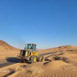 باشراف وزير الأشغال ومتابعة محافظ شبوة… تنفيذ أعمال إزاحة الرمال في طريق عتق – بيحان