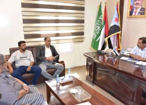 رئيس تنفيذية انتقالي حضرموت يطّلع على أوضاع أسر الشهداء والجرحى ويؤكد أهمية رعايتهم والاهتمام بهم