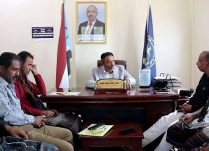 رئيس تنفيذية انتقالي أبين يلتقي السلطة المحلية واللجنة الأهلية بمديرية زنجبار