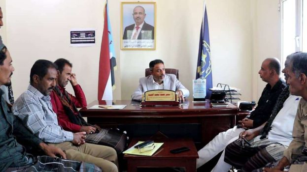 رئيس تنفيذية انتقالي أبين يلتقي السلطة المحلية واللجنة الأهلية بمديرية زنجبار