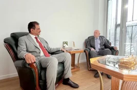 لملس يناقش مع السفير رياض ياسين تعزيز حضور العاصمة عدن في الفعاليات الثقافية والاقتصادية بفرنسا