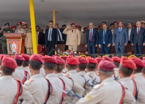 وزير الدفاع يشهد حفل تخرج الدفعة ٥٢ كلية حربية في العاصمة عدن