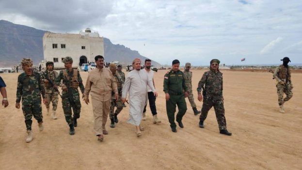 محافظ سقطرى يزور معسكر القوات الخاصة ويتفقد التحضيرات لحفل تخرج الدورة التأهيلية