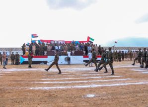 محافظ سقطرى يشهد حفل تخرج منتسبي الشرطة والقوات الخاصة من الدورة التدريبية العسكرية