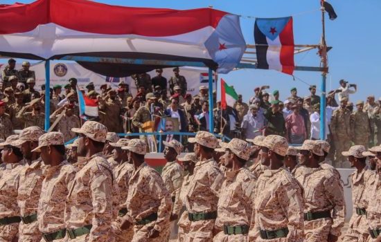 الثقلي والعنشلي يشهدان حفل تخرج الدفعة الأولى لمحور سقطرى في فعالية احتفالية تخللها عرض عسكري مهيب