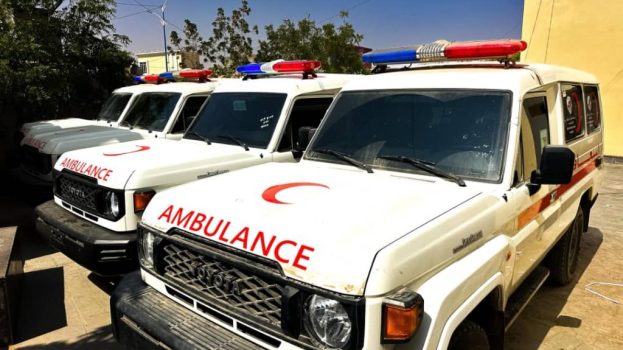 بتمويل الامارات.. وصول التجهيزات الطبية والفنية من الآليات والمعدات الحديثة الخاصة بتجهيز 11 مستشفى بشبوة