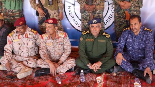 قيادات عسكرية وأمنية رفيعة تشارك في الاجتماع الاستثنائي لحلف قبائل حضرموت