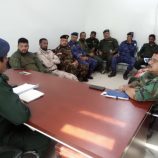 نائب مدير أمن لحج يعقد اجتماعًا موسعًا لحماية الممتلكات العامة ومنع جرائم السرقة