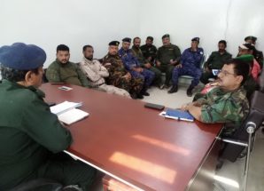 نائب مدير أمن لحج يعقد اجتماعًا موسعًا لحماية الممتلكات العامة ومنع جرائم السرقة