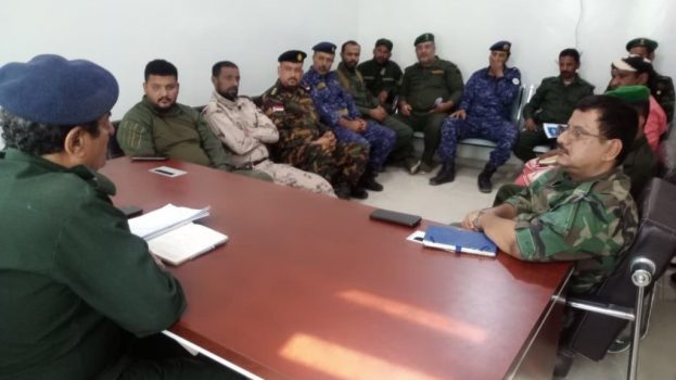 نائب مدير أمن لحج يعقد اجتماعًا موسعًا لحماية الممتلكات العامة ومنع جرائم السرقة