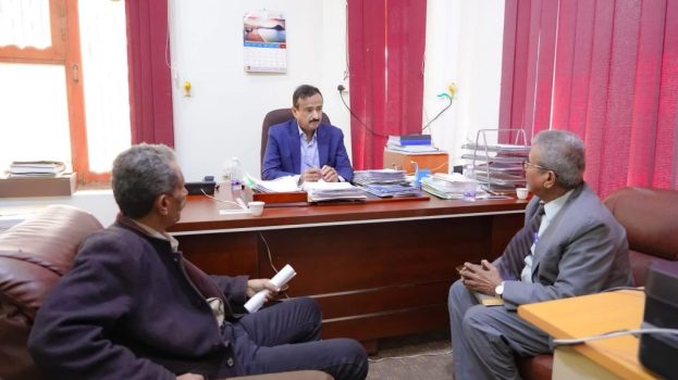 شبوة: المحافظ بن الوزير يوجه بإعتماد مبدأ المفاضلة ويمنح الأولوية لأبناء المحافظة في خطة التوظيف للعام 2025م