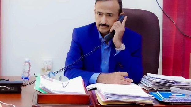 شبوة: المحافظ بن الوزير يتوصل إلى اتفاق مع اللجنة العمالية بحقل العقلة لتزويد كهرباء عدن بالنفط الخام