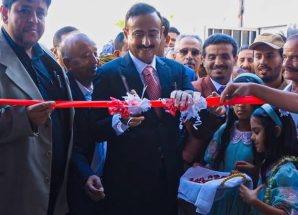 المحافظ بن الوزير يدشّن فعاليات مهرجان شبوة الأول للعسل ويؤكد الحرص على حماية المنتج وتطويره