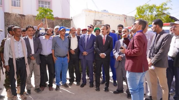 المحافظ بن الوزير يدشّن المرحلة الثانية من تجهيزات مستشفيات المديريات بدعم الأشقاء في دولة الإمارات