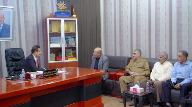 المحافظ بن الوزير يشيد بانعقاد اجتماع الاتحاد العام للكرة الطائرة في شبوة ويؤكد دعم أنشطته الرياضية