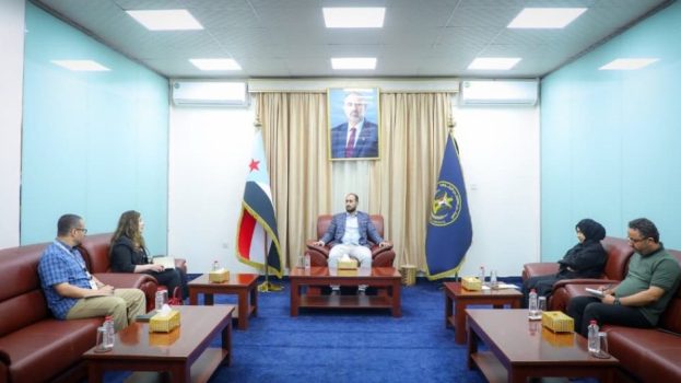 الأمين العام يلتقي ممثل هيئة الأمم المتحدة للمرأة ويؤكد دعم المجلس لدور المرأة الجنوبية