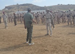 قائد ألوية الدعم والإسناد يتفقد الجاهزية القتالية للواء الرابع دعم وإسناد 