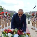 الرئيس الزُبيدي يضع إكليلا من الزهور على النصب التذكاري لشهداء الجنوب العربي بمناسبة العيد الـ58 للاستقلال الوطني 30 نوفمبر 