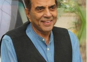 وفاة نجم بوليوود المخضرم دارامندرا عن عمرٍ ناهز 89 عاماً