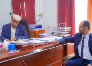 المحافظ بن الوزير يستهل نشاطه باستقبال عدد من قيادات المكتب التنفيذي والشخصيات الاجتماعية