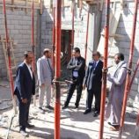 رئيس جامعة شبوة يدشن أعمال التشجير في الحرم الجامعي الجديد ويطلع على مستوى إنجاز كلية الطب مكتب الإعلام محافظة شبوة