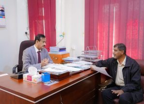 المحافظ بن الوزير يؤكد أستمرار دعم السلطة المحلية لمركز علاج الأورام وتوجه لإنشاء مركز متكامل ضمن المدينة الطبية بعتق