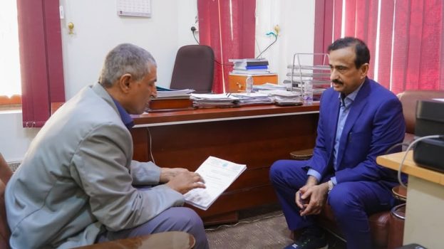 المحافظ بن الوزير يوجّه بدعم مؤسسة المياه بـ70 ألف دولار لتشغيل آبار جديدة بحقل الشبكة وتعزيز إمدادات مدينة عتق بالمياه