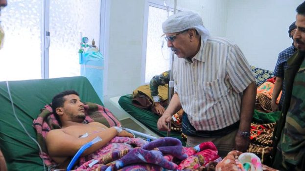 الكثيري يتفقد جرحى القوات المسلحة الجنوبية في مستشفى سيئون العام