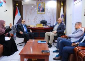 فريق التوجيه والرقابة الرئاسي يناقش خطط وترتيبات النزول الميداني في العاصمة عدن