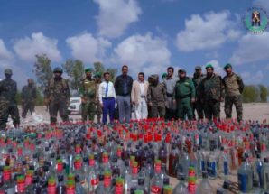 بإشراف العميد الوالي والنيابة العامة.. إدارة مكافحة المخدرات بقوات الحزام الأمني تتلف كمية كبيرة من الخمور المستوردة