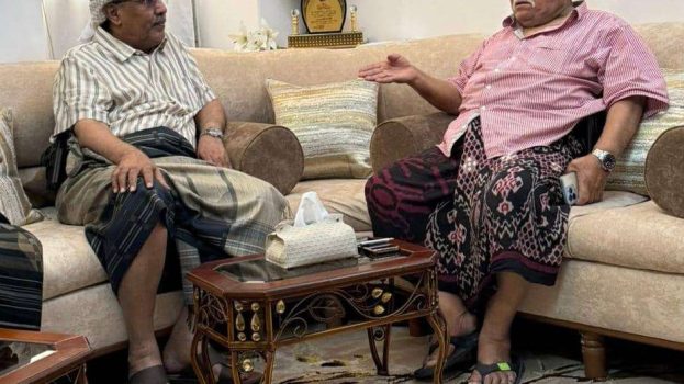 الكثيري يزور اللواء عبدالرحيم عتيق في سيئون ويشيد بإسهاماته الوطنية الرائدة