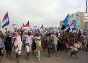 انتقالي ردفان والسلطة المحلية بالمديرية ينظمان مسيرة جماهيرية احتفالًا بانتصارات القوات الجنوبية في حضرموت